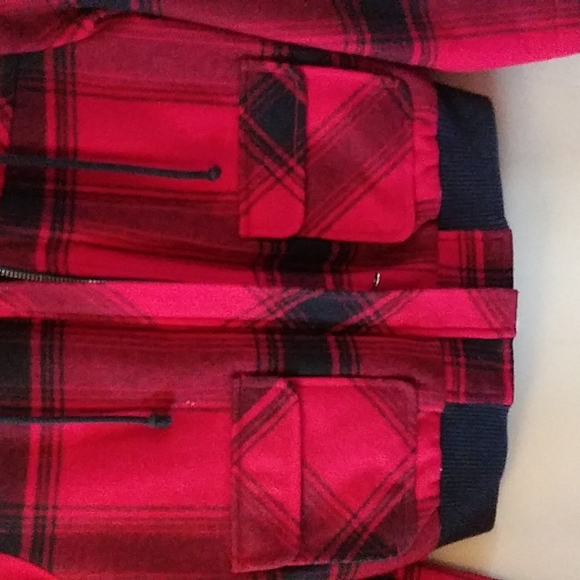 Red and black plaid hooded jacket zips up the front - Picture 4 of 6
